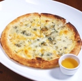 料理メニュー写真 ゴルゴンゾーラチーズのピザ