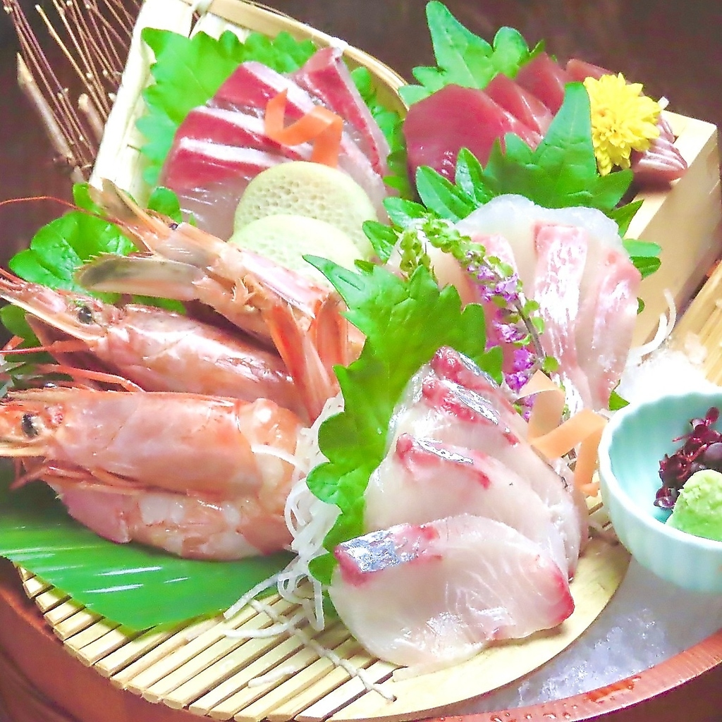 真鯛だけではない！愛媛県近海で獲れたばかりの鮮度抜群の鮮魚を使用しております！
