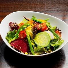 旬の三浦野菜を使った彩りサラダ～アンチョビドレッシング～