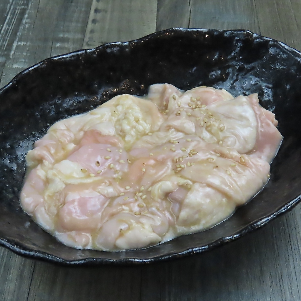 お酒のアテに！！　ホルモン各種取り揃えております！！