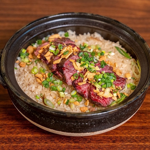 名物の釜めしや肉・魚の逸品、豪華船盛りなどを楽しめるお店