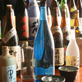 圧巻の焼酎セラーには約100種もの焼酎！