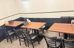 16名様から最大18名様までご利用いただける完全個室があります。歓送迎会や各種ご宴会などにご利用ください。