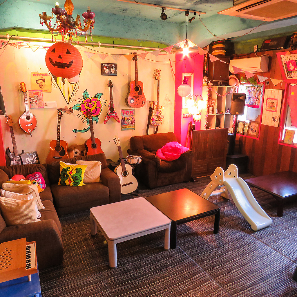 広々としたお座敷とソファ席ございます♪