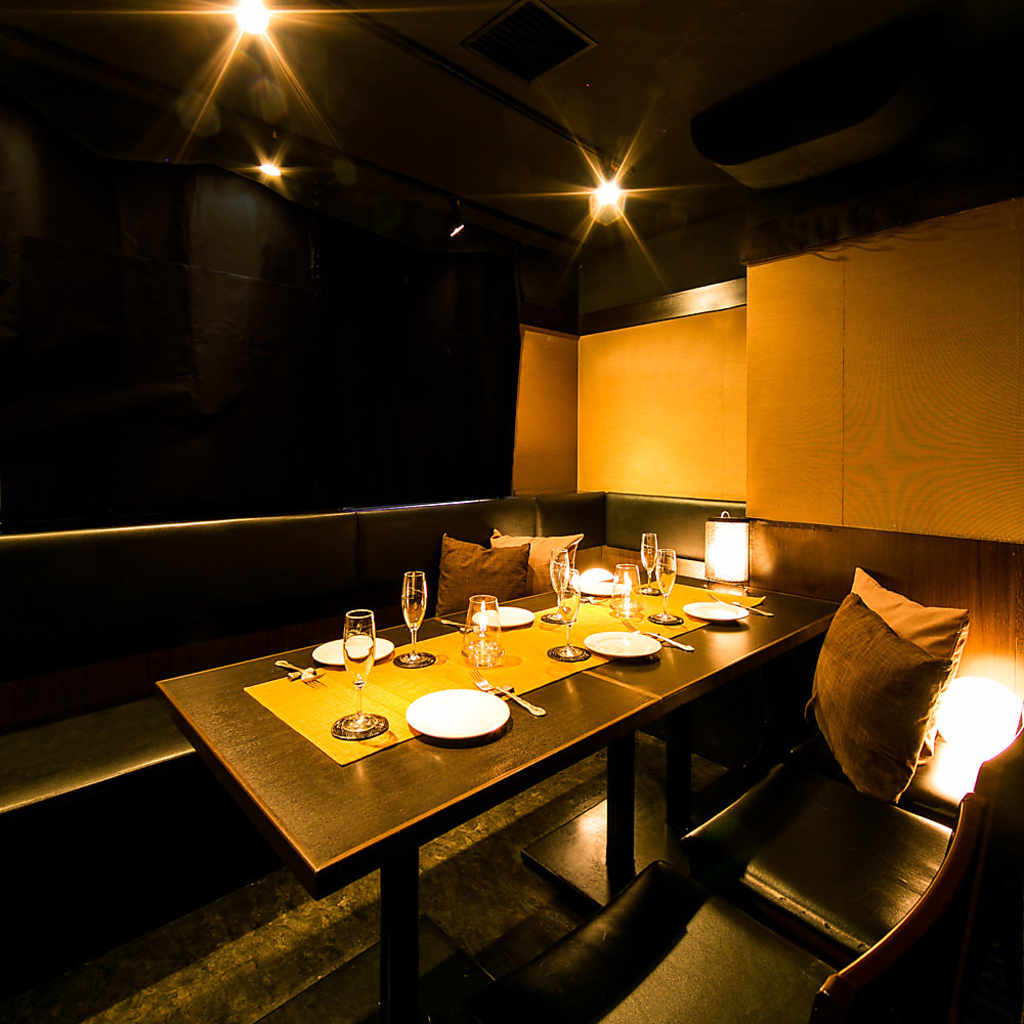 デート・女子会や大事な接待に合わせてテーブル個室、掘りこたつ個室を御用意しております♪