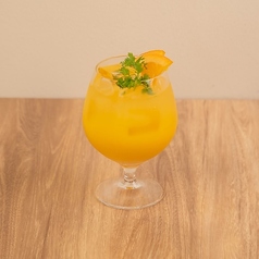 オレンジとマンゴーのサングリア