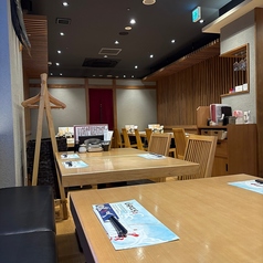 2名様用のテーブル席※写真はイメージです