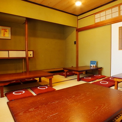 ご家族やお仲間とのご宴会にもオススメなお座敷席。ご法事などご家族のお集まりにもご利用いただけます。