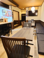 テーブル　５席　繋げられます