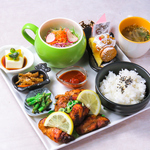 ランチメニューも豊富に取り揃えております。