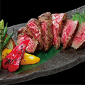 料理メニュー写真&nbsp;90日感熟成牛肉の炭火炙り焼き