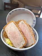 三元豚をじっくり揚げて旨みを引き出すこだわり