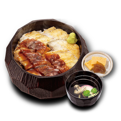 すし屋の二色うな重(蒲焼き・白焼き)