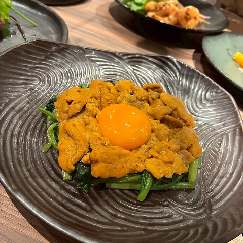 自慢の鉄板料理を堪能！黒毛和牛や海鮮が楽しめる大人の創作ビストロで寛ぎのひと時を