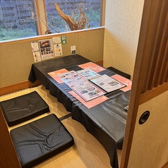 足を崩して寛げる座敷席は複数ございます。