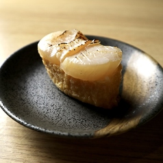 北海道産漬け炙りホタテいなり