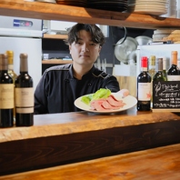 じっくり低温調理したお肉料理はしっとりしていて絶品！