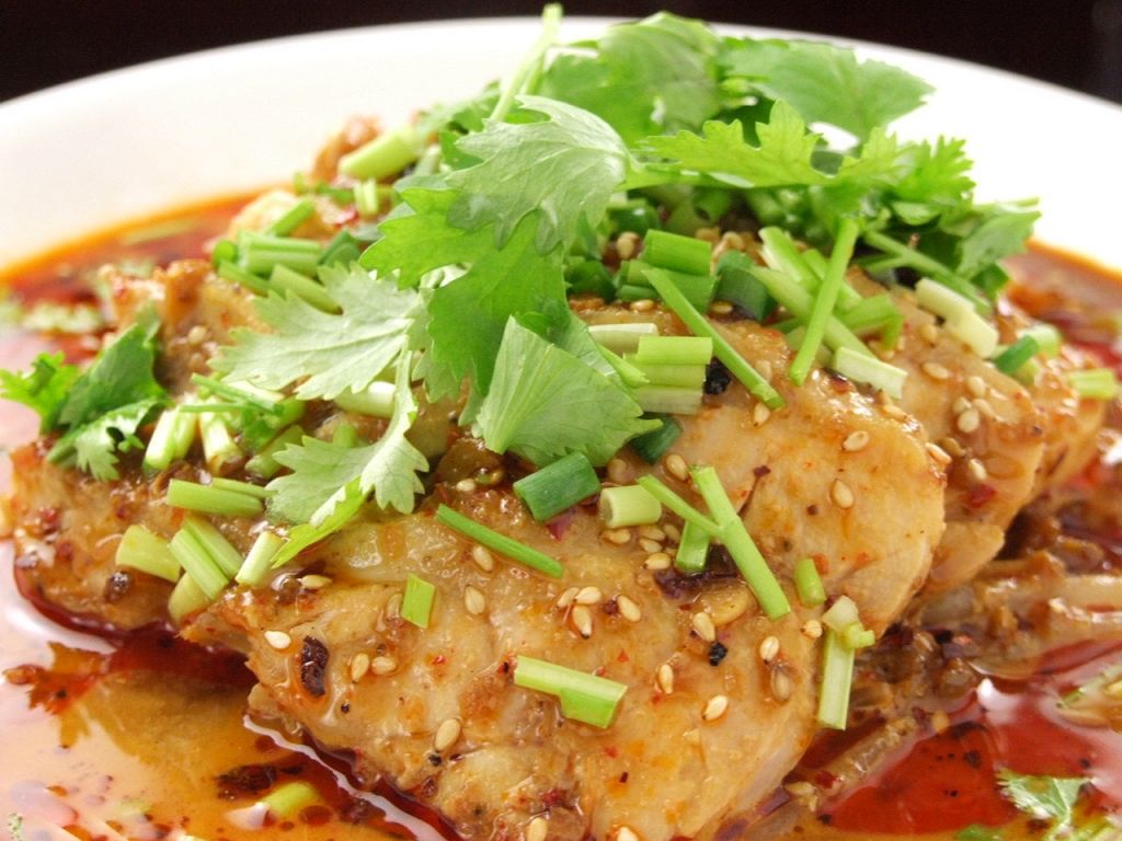 茹で若鶏の麻辣ソース★300円！（税込315円）