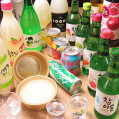 生マッコリや焼酎などの韓国酒や、定番のお酒もご用意♪