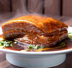 黄金の豚角煮/溢れるシビ辛麻婆豆腐　各