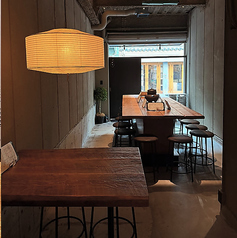 高さのあるお席で気軽にお立ち寄りいただけます。