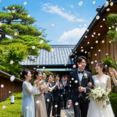 結婚式をはじめたした記念日や誕生日といった特別な日のお祝い、サプライズの演出対応が可能です。主役の方への感動的な演出や思い出に残るひとときを、心を込めてサポートいたします。ご要望やご相談がございましたら、どうぞお気軽にスタッフまで事前にお問い合わせください。