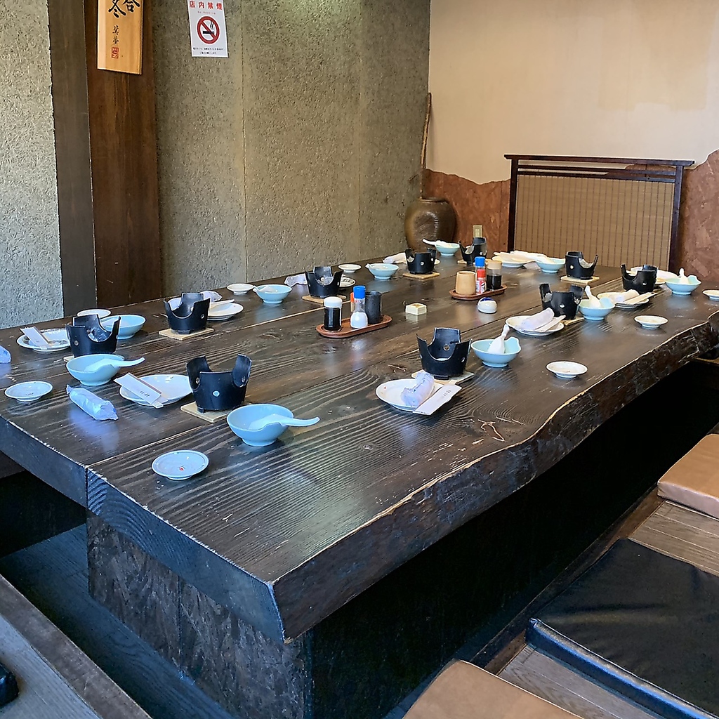 大人数での宴会◎掘りごたつで足を伸ばしゆっくりと宴会が可能♪まわりを見渡して会話が出来ます！