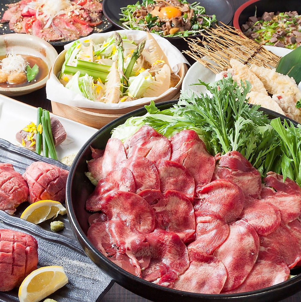 厳選された黒毛和牛を使用した季節の贅沢コースは、飲み放題付5000円～ご用意!