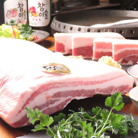 沖縄で大人気の沖縄直送のあぐー豚サムギョプサル・焼肉