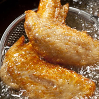 お酒と愉しむ多彩な揚げ物と厳選メニューで乾杯