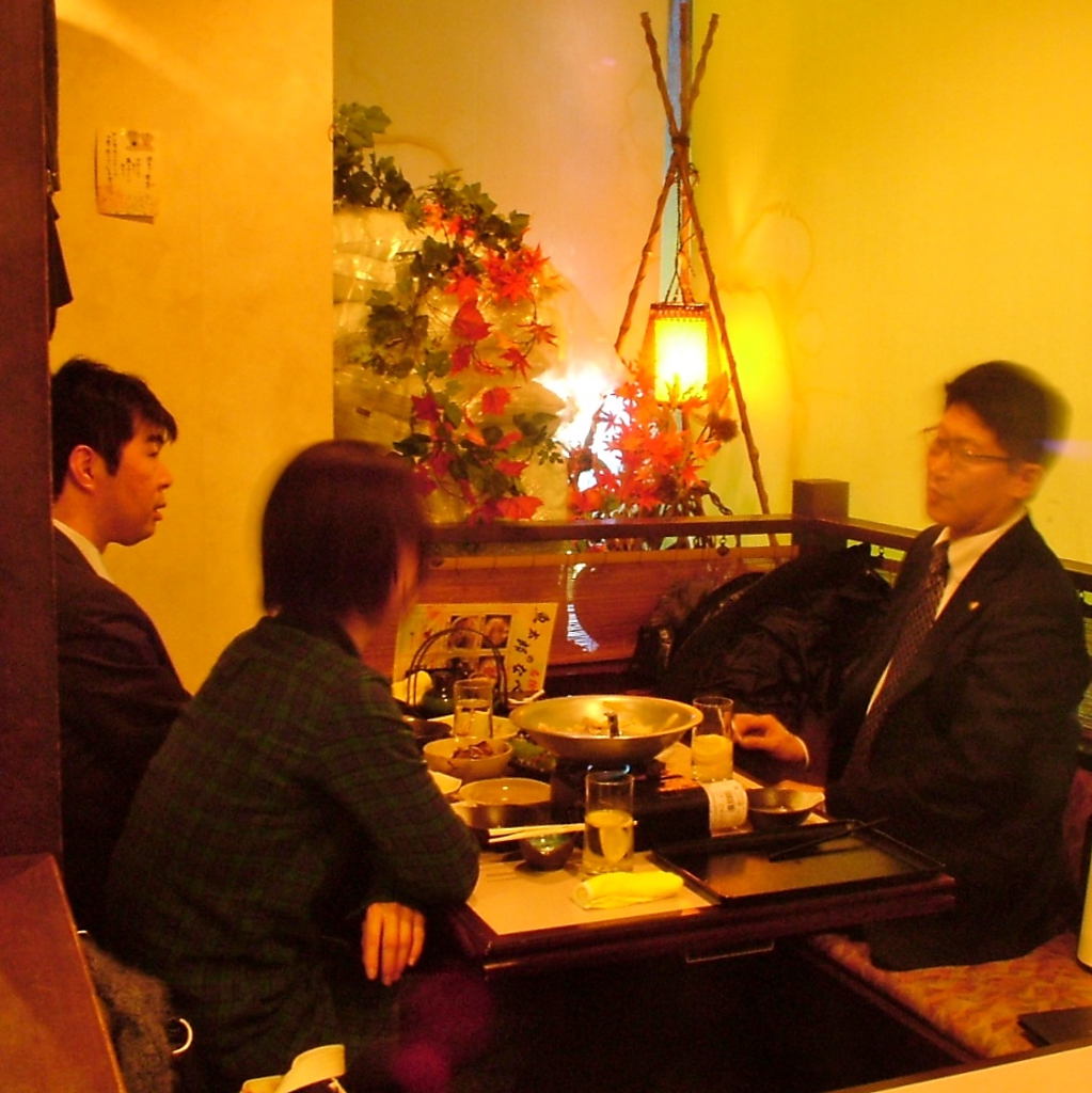 サラリーマンでいつも賑わう店内。おいしいお魚が安く味わえるのが人気の秘密！