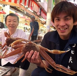 金沢の台所「近江町市場」内にある「大口水産」。蟹もこちらで仕入れており、鮮度に自信あり