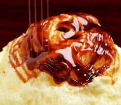 名物デザート 特製ふわふわかき氷(プリン味)