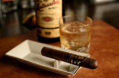 Dining and Cigar THE VERONA ダイニング アンド シガー ザ ベローナの特集写真