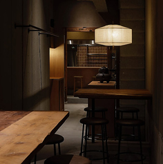 コンクリート×木材のスタイリッシュな空間