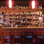 ウイスキー、スピリッツをはじめ、ビール、カクテルも豊富！カウンター席はお一人様でもお気軽に♪
