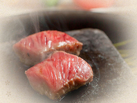熊本阿蘇の赤牛の石焼ステーキ