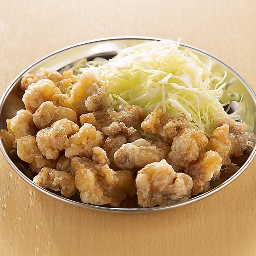 コリコリとした食感がくせになる！お酒との相性◎『なんこつの唐揚げ』418円