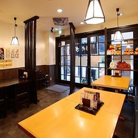 落ち着いた店内