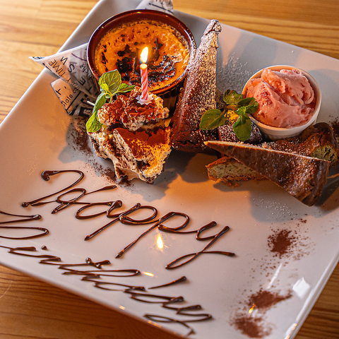 ���o�� DINING MEAT MEET ���c