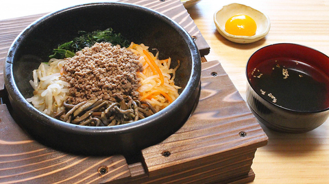 石焼ビビンバ専門店　韓国料理も多数ご用意
