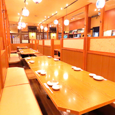 優しい照明に照らされた空間を演出いたします。落ち着いた雰囲気の店内でお食事をお楽しみください。中規模宴会から大型宴会まで幅広く対応いたします。まずはお気軽に当店までご連絡を♪