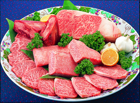 清香園の牛肉は、黒毛和牛のみを使用。落ち着いた個室でごゆっくりお過ごし下さい。