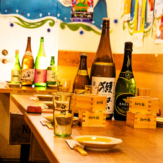 【6~8名様用◎完全個室完備】木の温もりを感じる落ち着いた空間で、女子会・ランチ・各種ご宴会に対応◎こだわりの海鮮料理やお刺身を囲んで、ゆったりと贅沢な時間をお過ごしいただけます♪貸切もOKなので、プライベートな集まりや特別なイベントにもおすすめです！