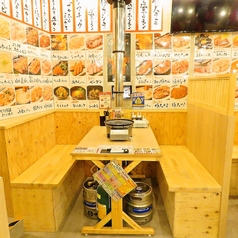 仙台で人気のホルモン・焼肉店が関西初上陸！店内は気軽にご利用頂けるテーブル席！