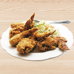 タイ風手羽先揚げ　ピッガイトード　Thai fried-chicken wings