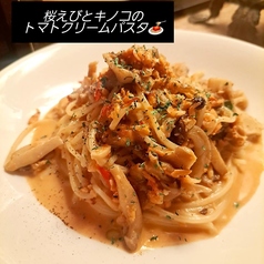 桜えびとキノコのトマトクリームパスタ