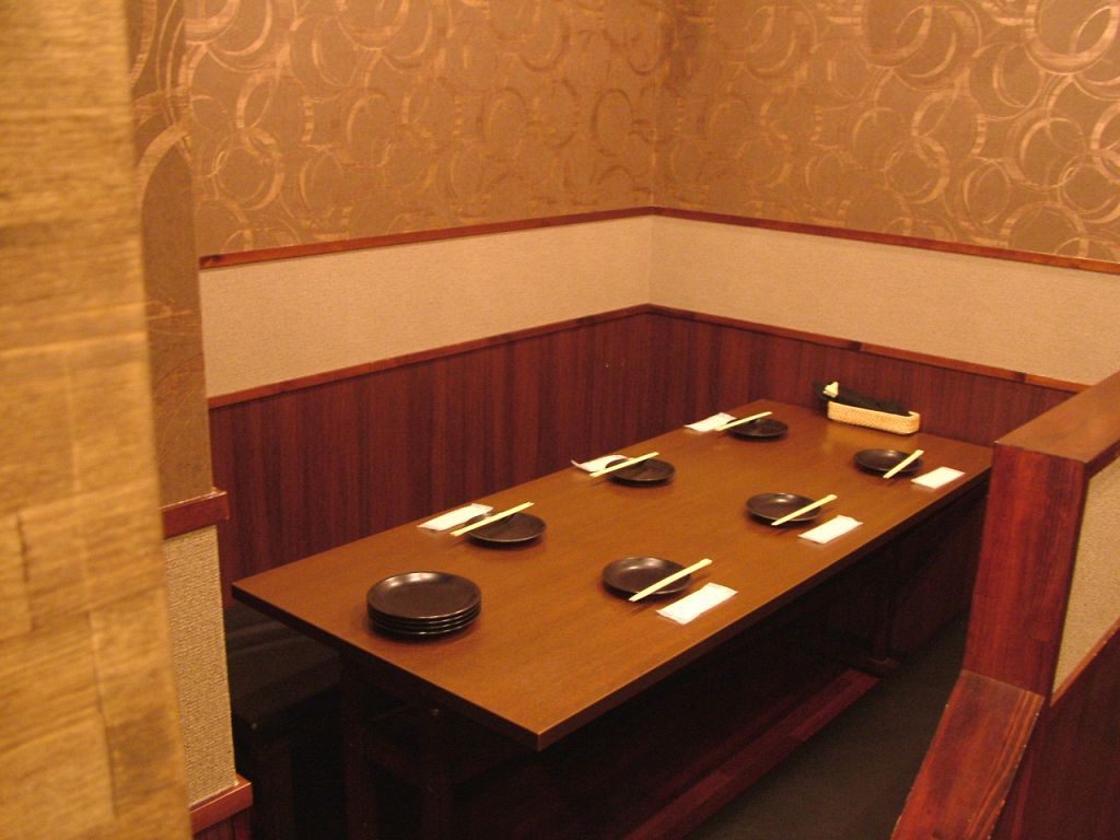 【6名様アレンジの半個室】人数に応じた半個室をご用意。最大24名様まで収容可。