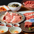 豊後牛専門店ならではの厳選された上質なお肉や手間暇かけた逸品料理とお肉にも合う種類豊富なドリンクの飲み放題が付いたご宴会コースも各種ご用意しております。最大50名様の貸切宴会も承っておりますので、会社宴会や同窓会などの大型宴会にもぜひご利用ください！貸切のご予約・ご相談はお気軽に店舗までどうぞ♪