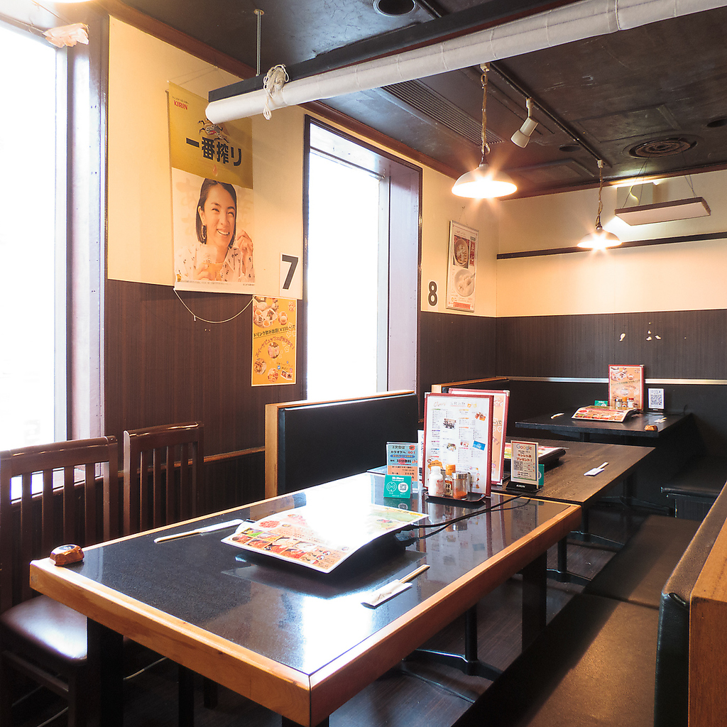 10から12名様に丁度良い！夜景の見えるお席もございます！